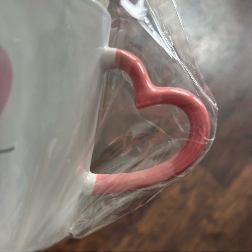Valentine's Heart Mug with Ghirardelli Hot Cocoa Mix - Picture 6 of 10